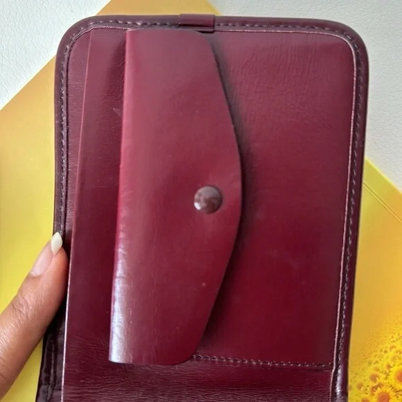 Red - Picture 6 of 12